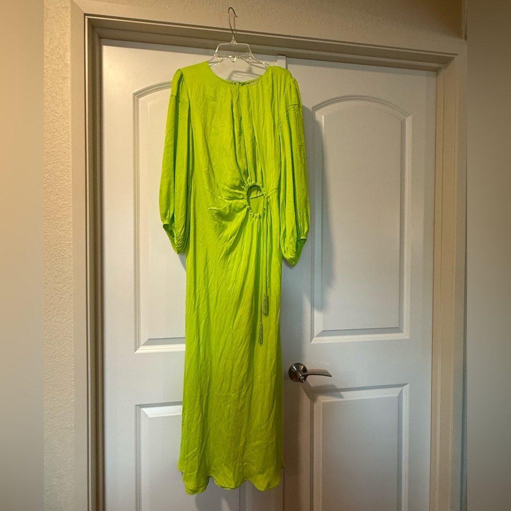 Farm Rio Lime Circle Cut Out lenzing™ Ecovero™ Midi dress - M  NWT - Picture 4 of 10